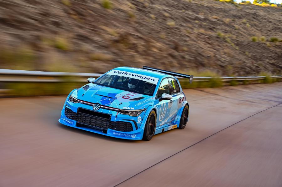  Volkswagen Golf GTI GTC 2020 года  (фото 2 из 18)